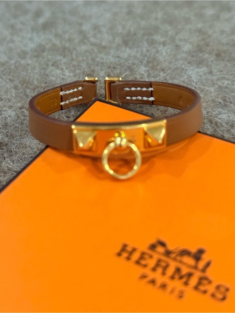 Hermes Rivale Mini Leather Bracelet with Gold Hardware - Picture 5 of 7